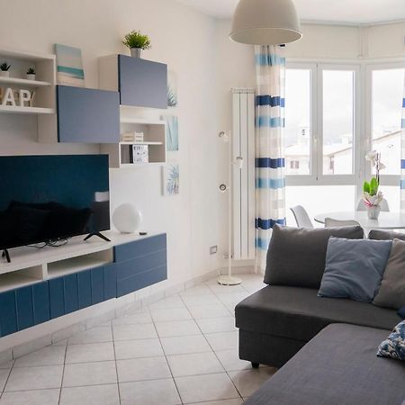 Ad Un Passo Dal Molo Con 2 Biciclette Incluse Apartment Viareggio Exterior photo